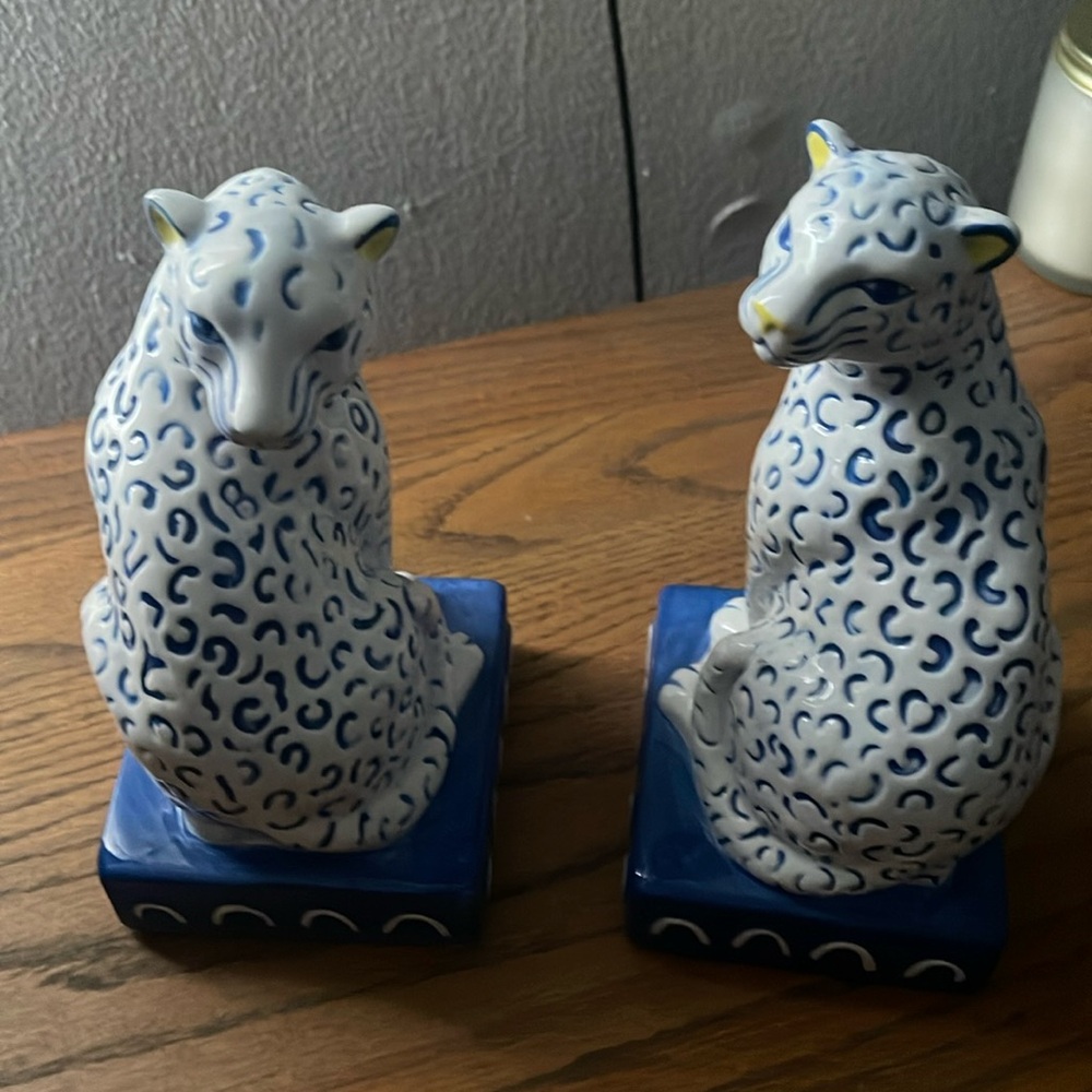 Opalhouse leopard bookends